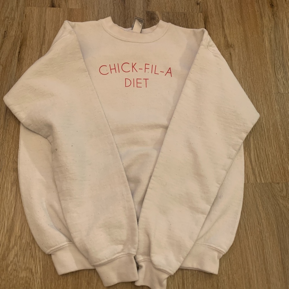 chick fil a diet crewneck kids size xl. fits women’s xs/s